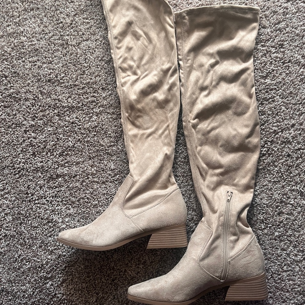 Stylish Women's Faux Suede Knee-High Boots in Tan